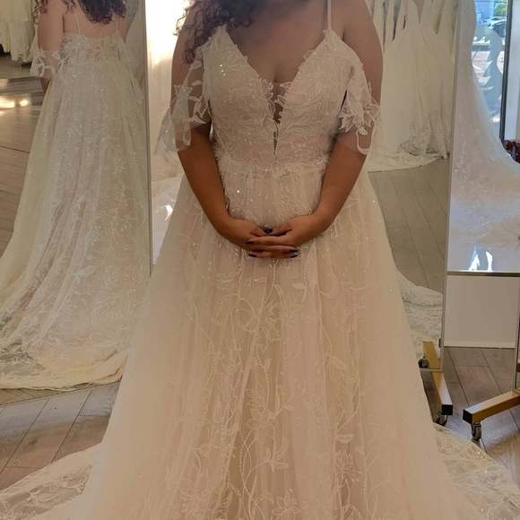 Madi Lane 'Maiya' Gown in Mocha - Picture 3 of 7